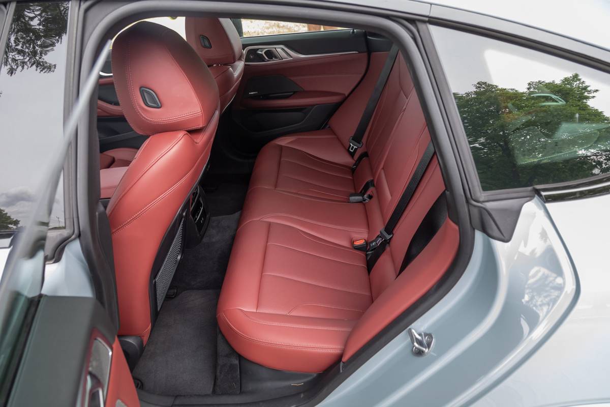bmw i4 m50 2022 51 interior backseat scaled jpg