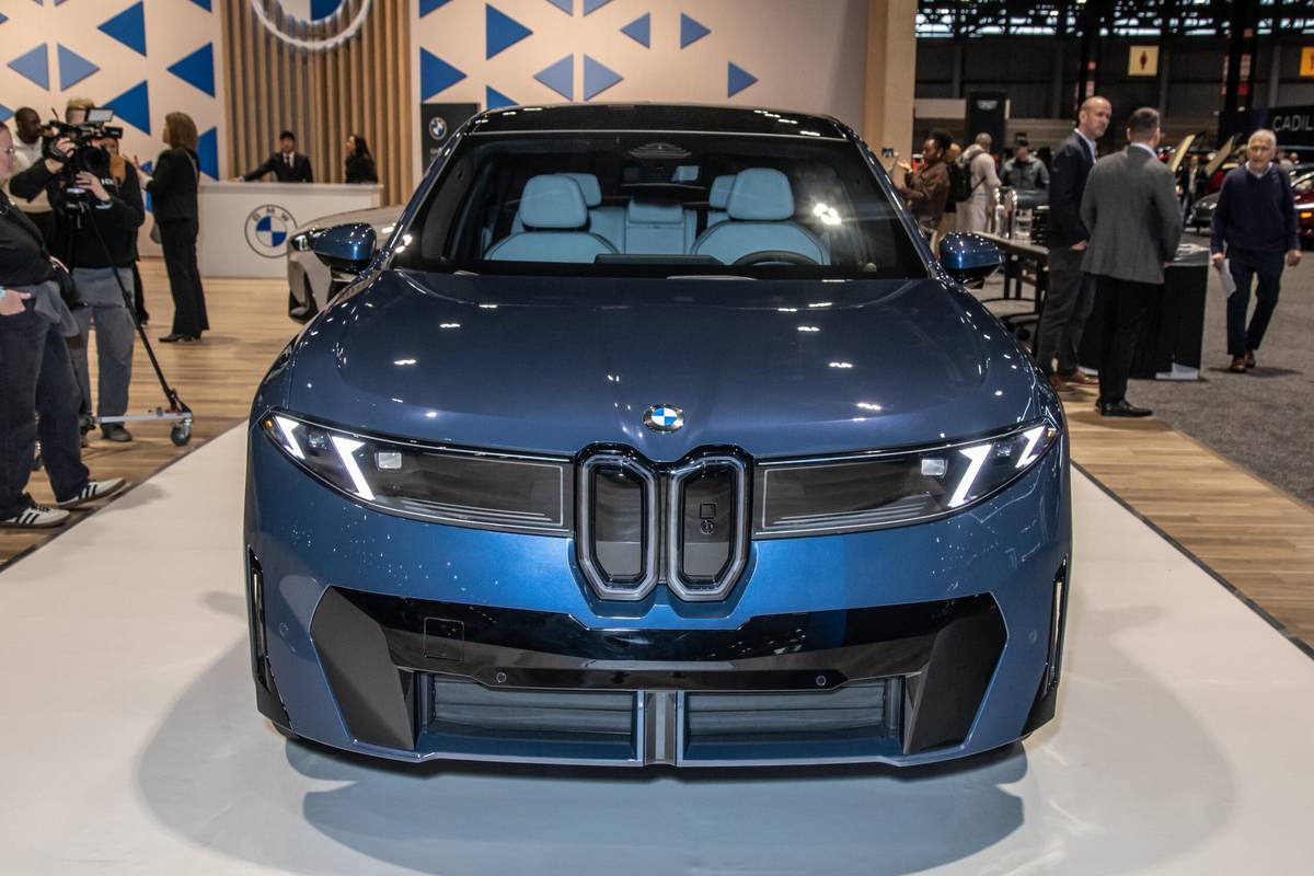 bmw ix3 2026 02 exterior front cas scaled jpg