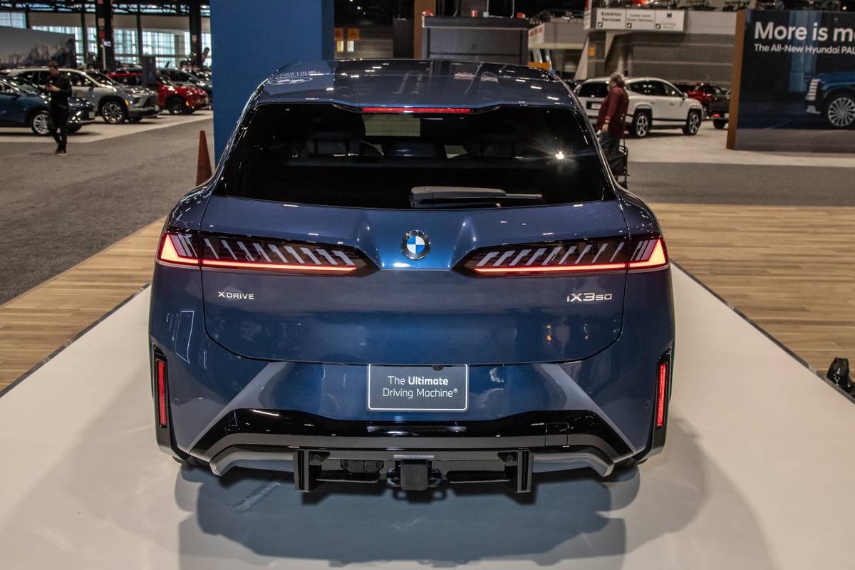 bmw ix3 2026 03 exterior rear cas jpg