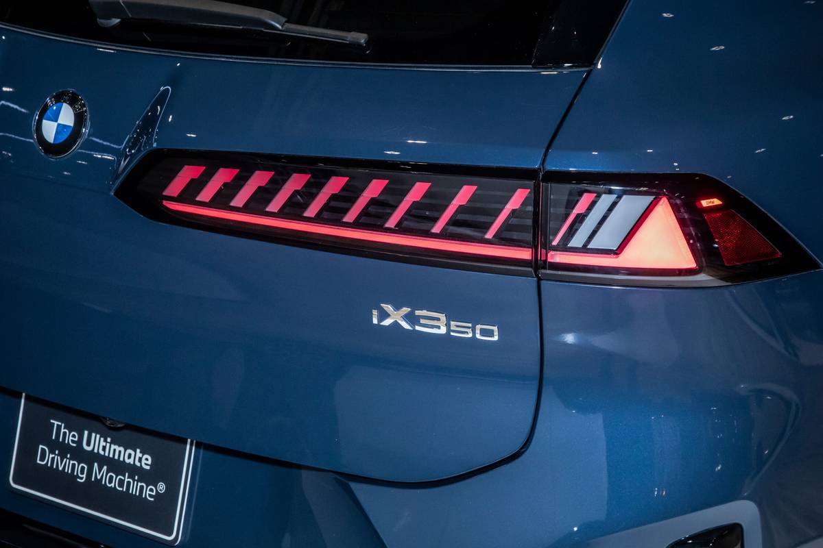 bmw ix3 2026 04 exterior taillight cas scaled jpg