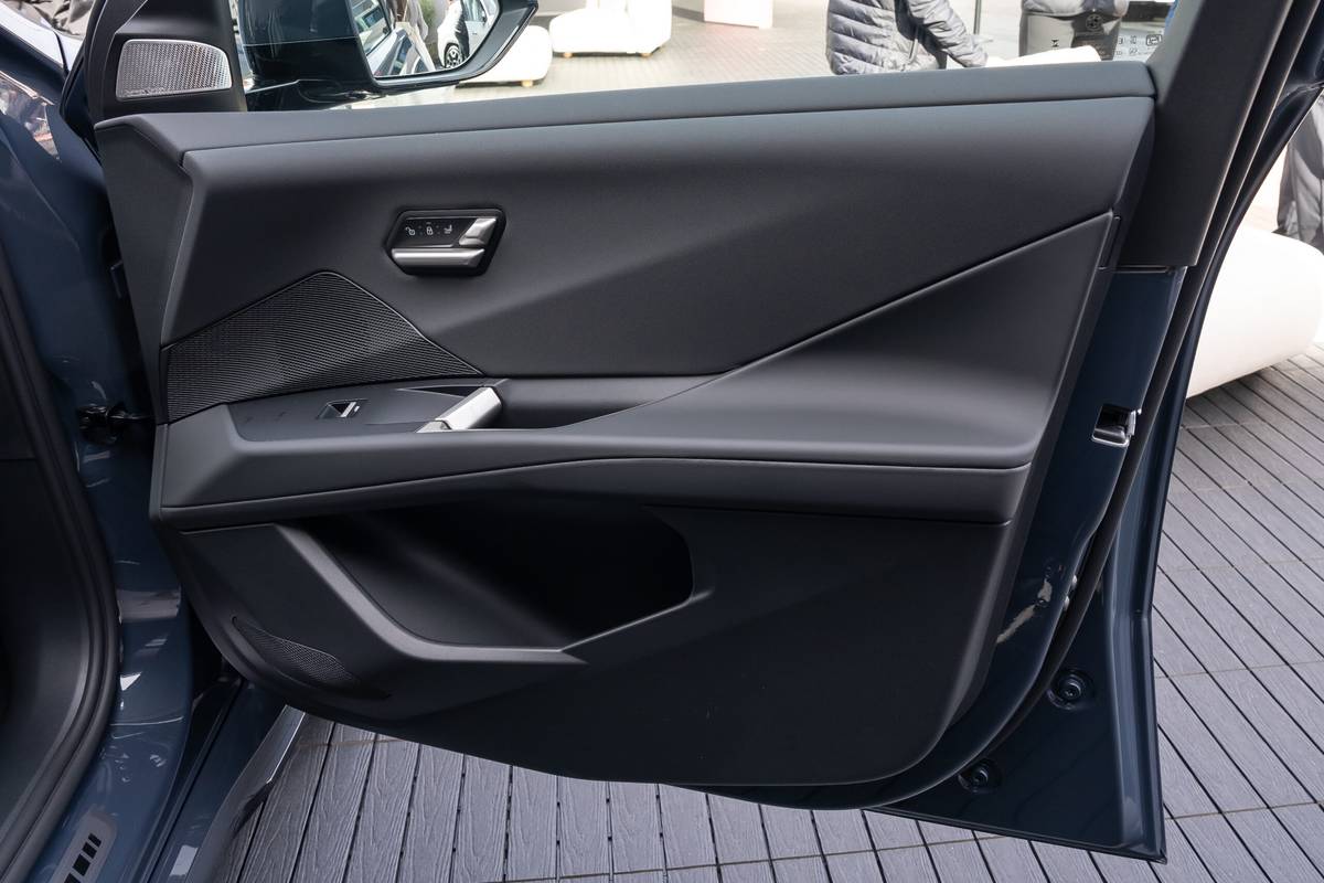 bmw ix3 2027 43 interior door scaled jpg