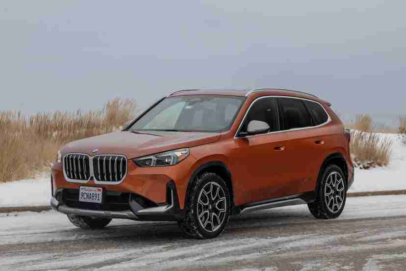 bmw-x1-2023-01-exterior-front-angle