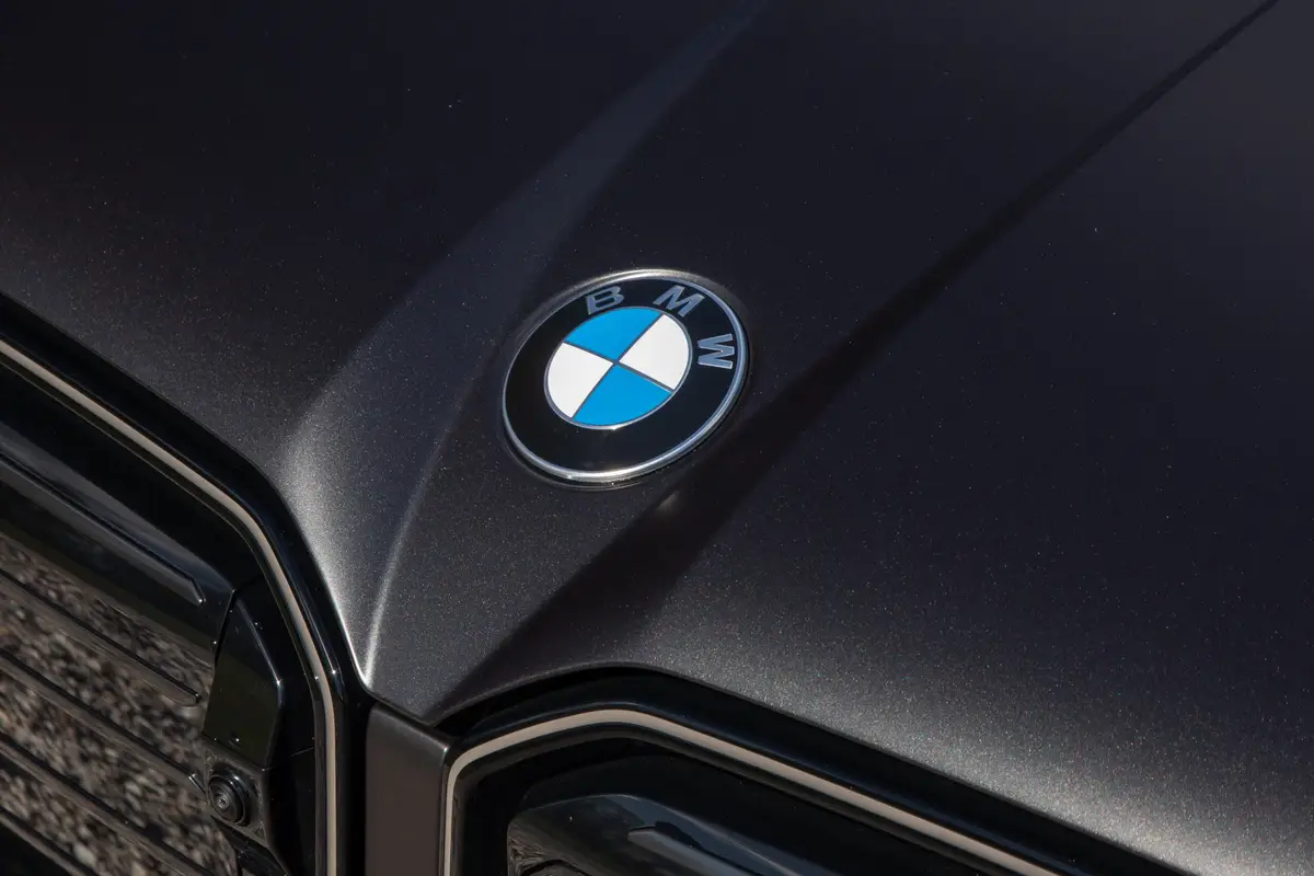 bmw x3 m50 xdrive 2025 04 exterior front badge scaled jpg