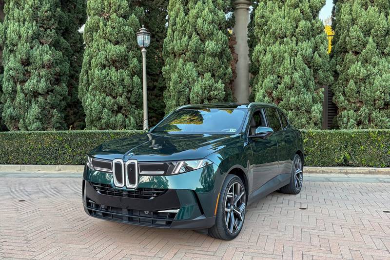 bmw-x5-2027-16-exterior-front-angle