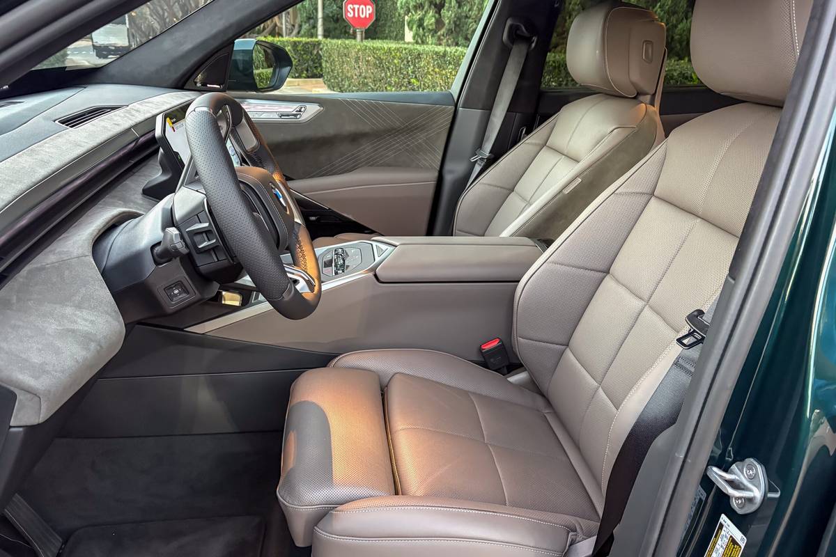 2027 BMW X5, front-row seat