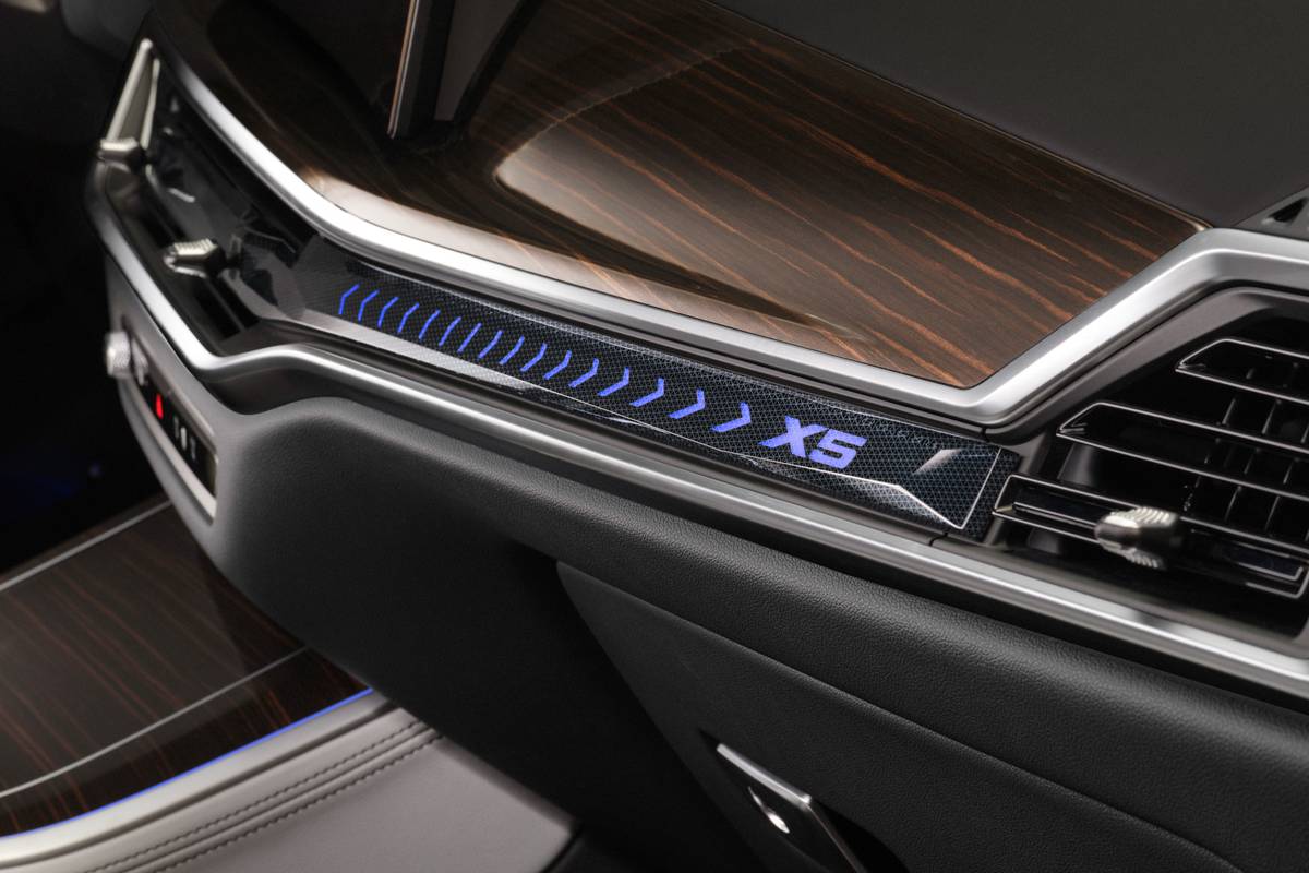 2024 BMW X5 | Manufacturer image