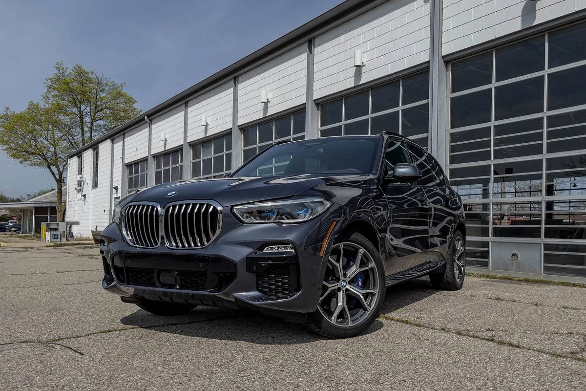 21 Bmw X5 Plug In Hybrid Range How Far Can It Go On Electricity Alone News Cars Com