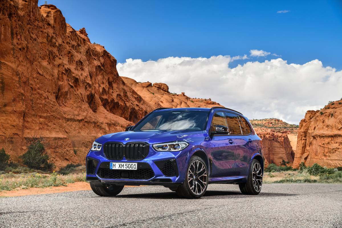 bmw-x5m-2020-02-angle--blue--exterior--front.jpg