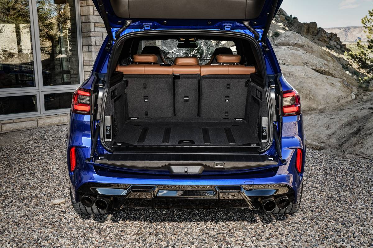 bmw x5m 2020 10 interior  trunk jpg
