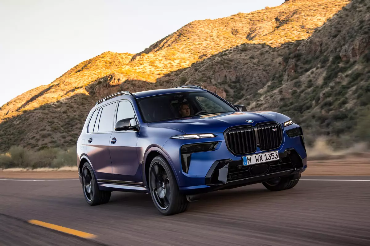 bmw-x7-2023-P90457426-002-blue-dynamic-exterior-front-angle-suv