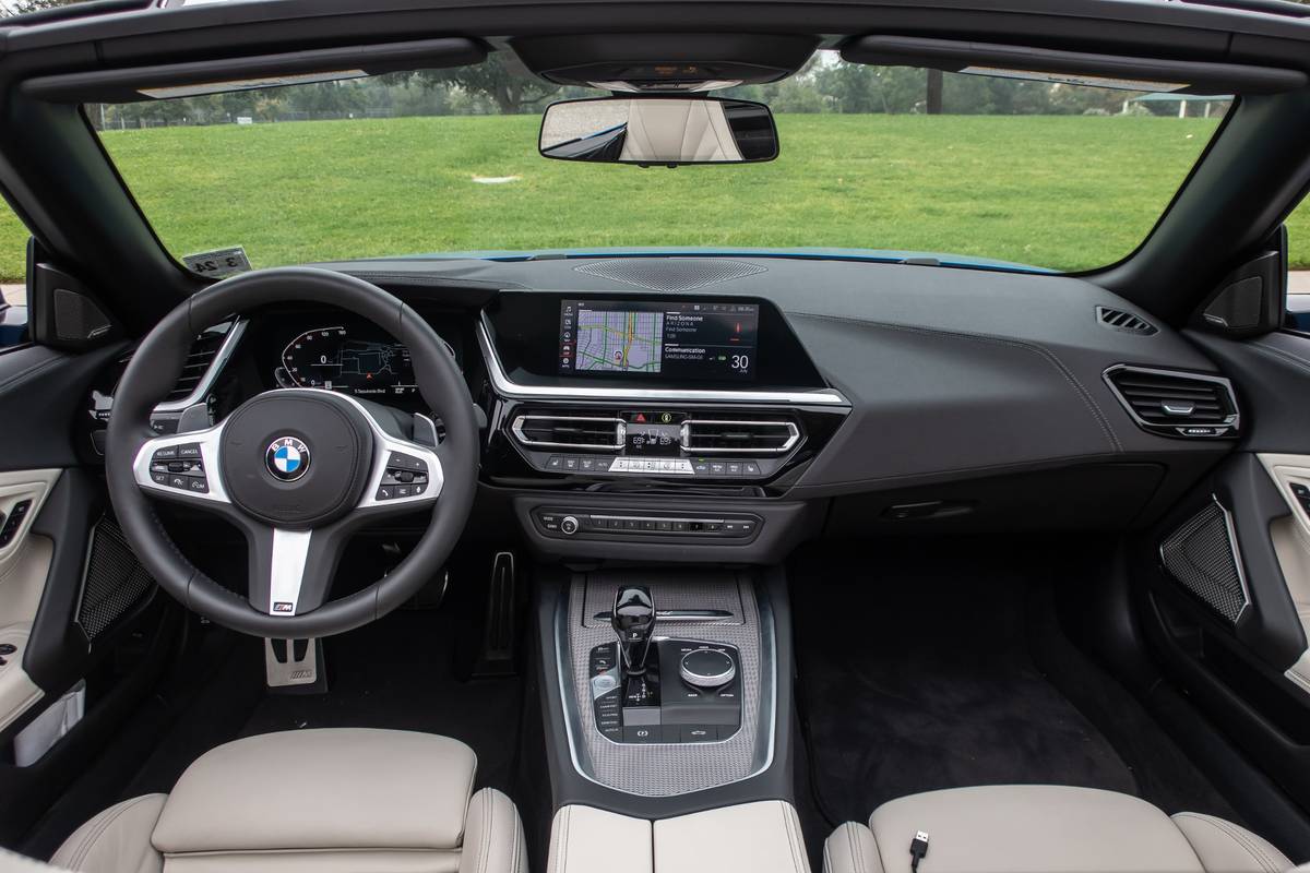 bmw z4 30i sdrive 2020 15 снимок салона в кокпите jpg