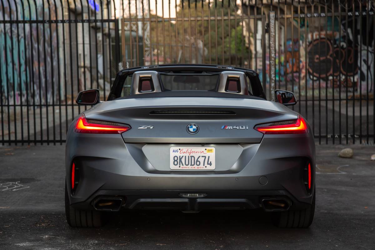 bmw z4 m40i sdrive 2020 14 exterior  rear  silver  textures and patterns  urban jpg