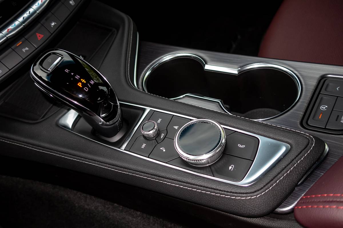 cadillac ct4 v 2020 18 gearshift  interior jpg