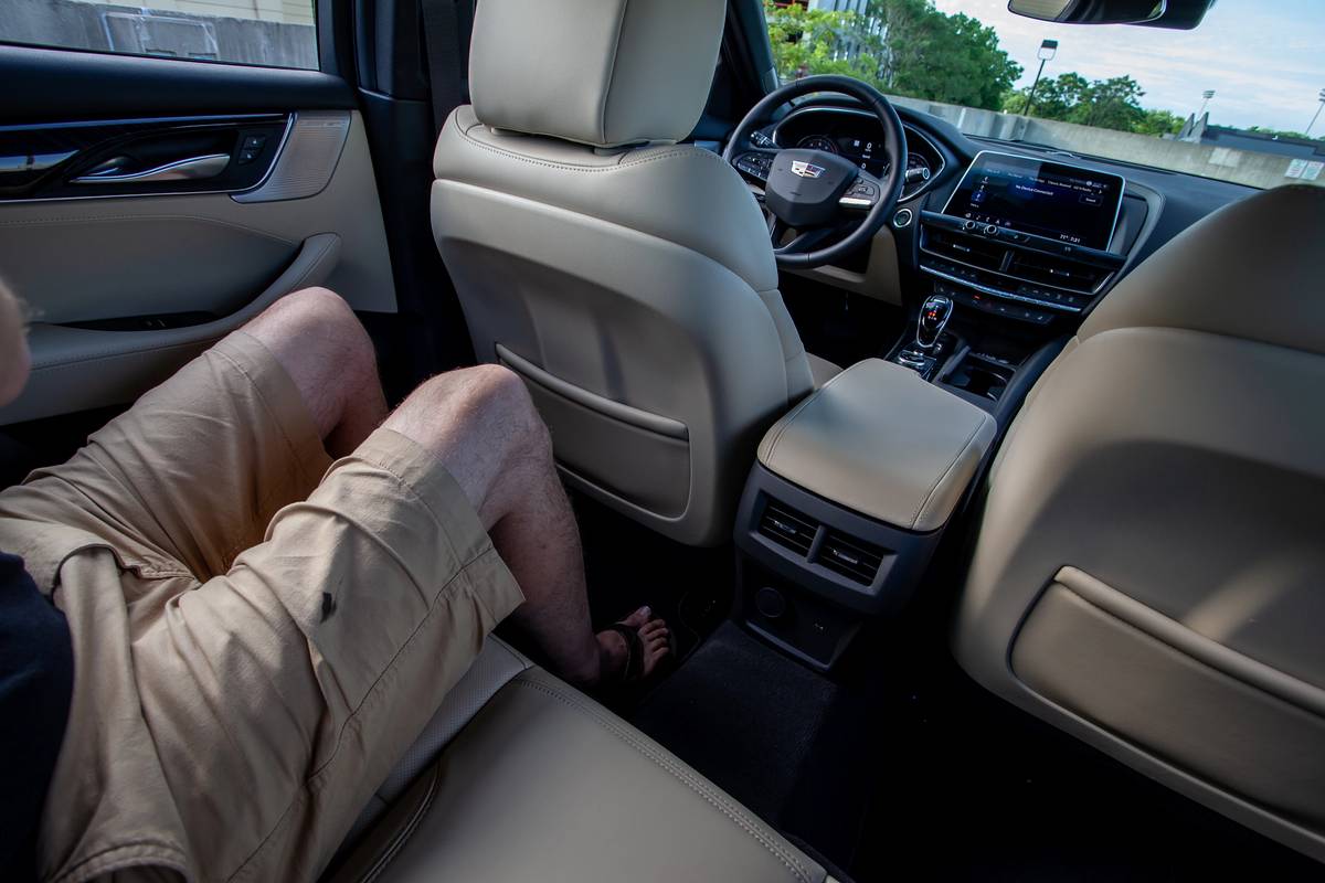 2020 Cadillac CT5 backseat legroom
