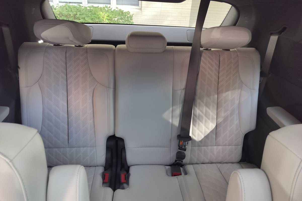 cadillac escalade iq 2026 interior csc 01 jpg