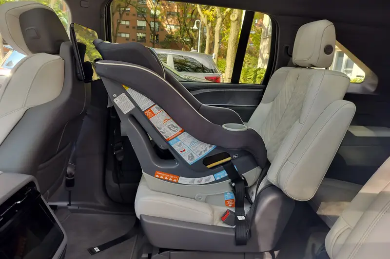 cadillac-escalade-iq-2026-interior-csc-02