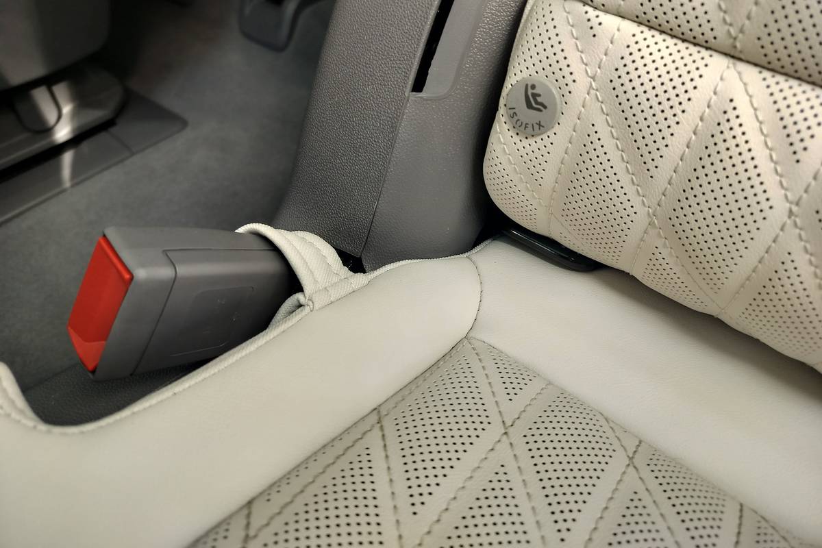 cadillac escalade iq 2026 interior csc 06 jpg