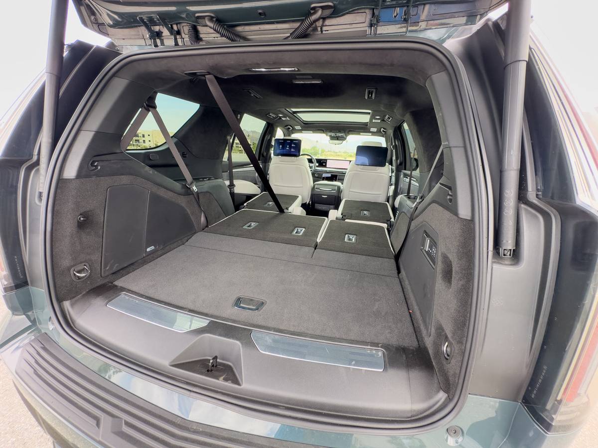 cadillac escalade v 2025 27 interior cargo scaled jpg