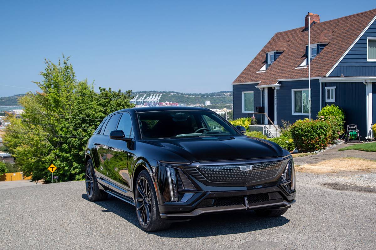 cadillac lyriq v 2026 07 exterior front angle scaled jpg