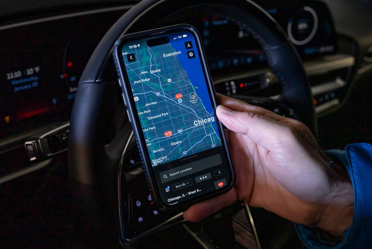 cadillac lyriq v premium 2026 16 interior charging scaled jpg