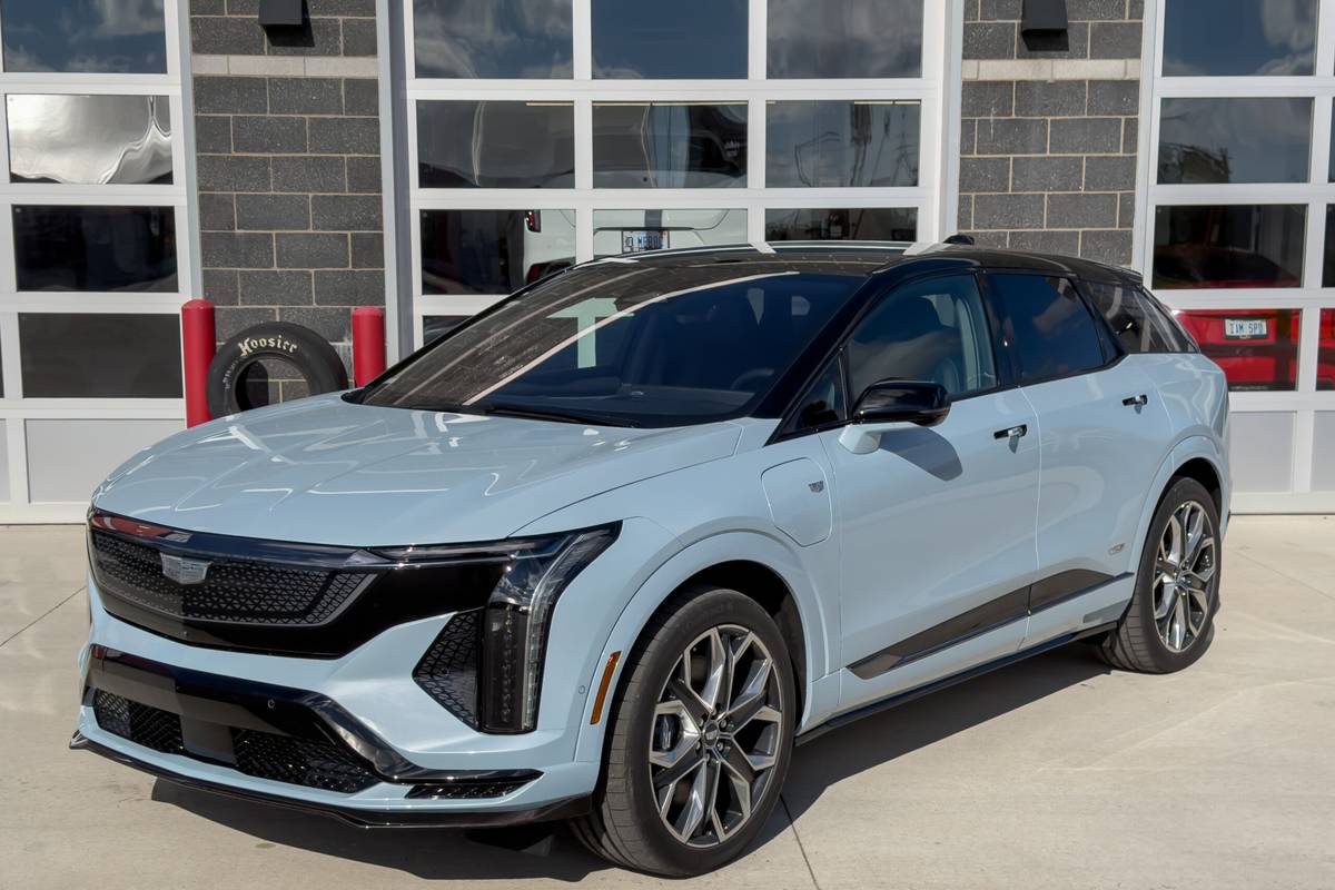 cadillac optiq v 2026 01 exterior front angle scaled jpg