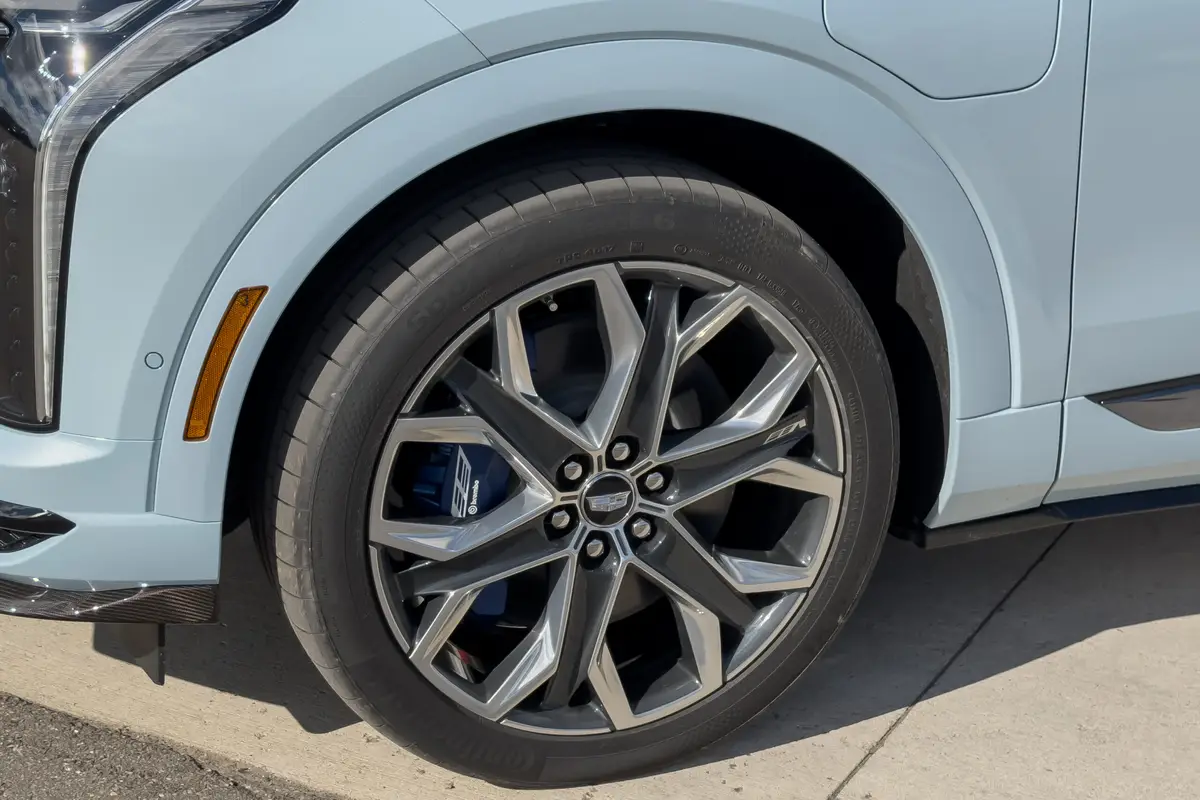 cadillac optiq v 2026 10 exterior wheel scaled jpg