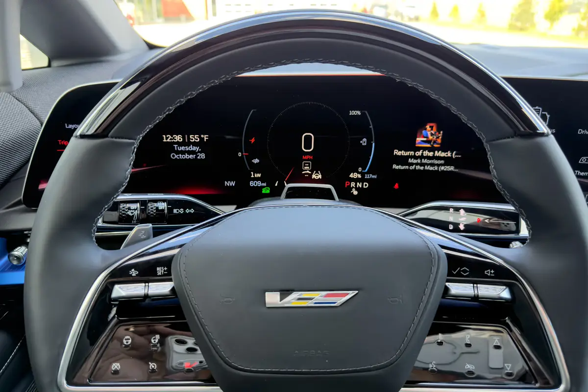 cadillac optiq v 2026 18 interior steering wheel scaled 1 jpg