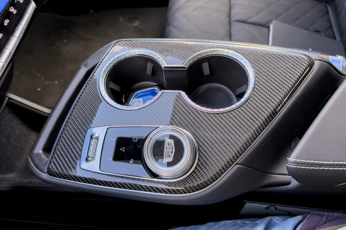 cadillac optiq v 2026 23 interior center console scaled 1 jpg