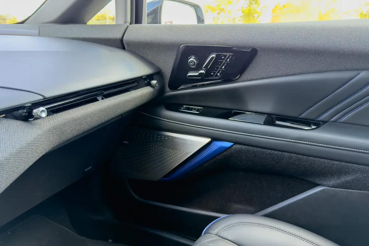 cadillac optiq v 2026 25 interior dashboard door scaled 1 jpg