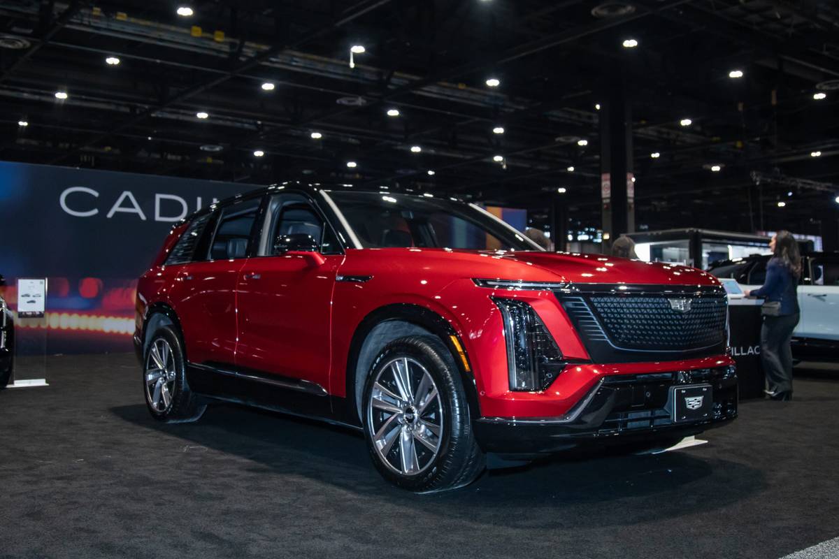 cadillac vistiq 2026 01 exterior front angle cas scaled jpg