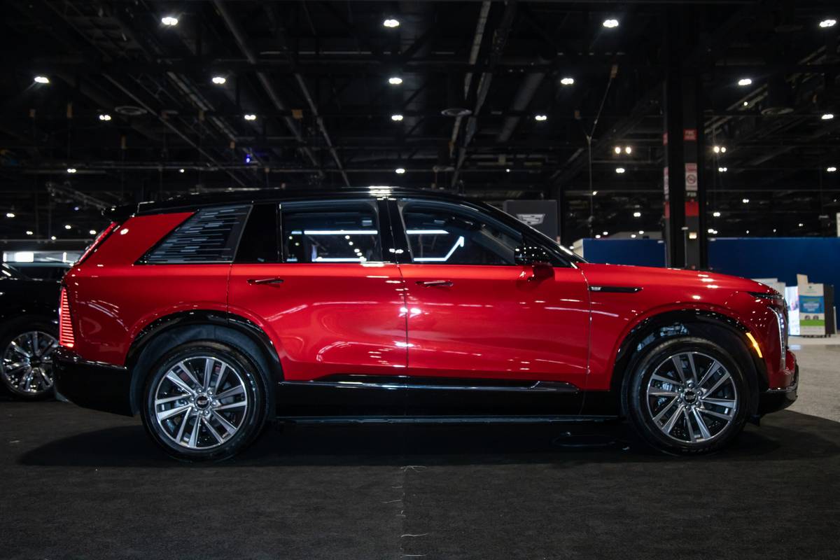 cadillac vistiq 2026 02 exterior profile cas scaled jpg