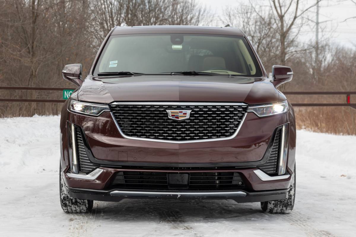 cadillac xt6 2022 02 brown exterior grille headlightsb suv scaled jpg