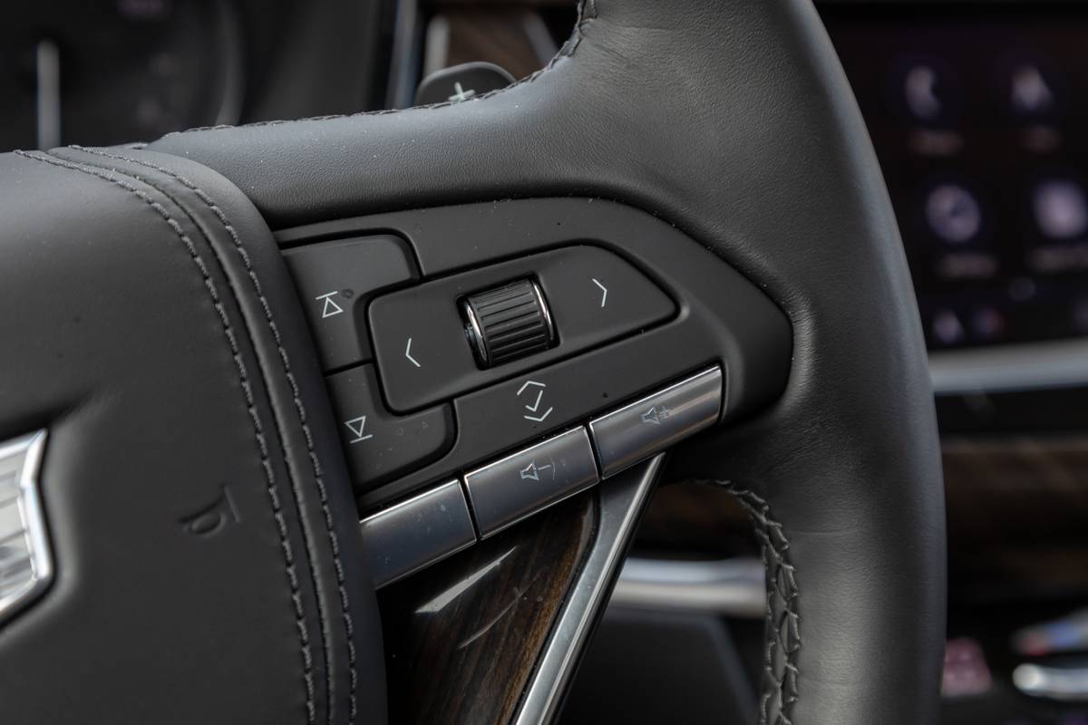 cadillac xt6 2022 19 interior controls steering wheel suv jpg