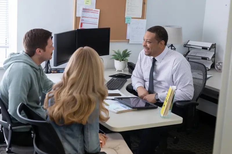 cars-q2-2022-53-dealership-office