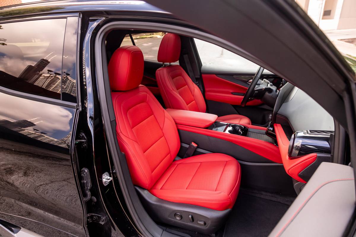 chevrolet blazer ev ss 2025 16 interior front row seat scaled jpg
