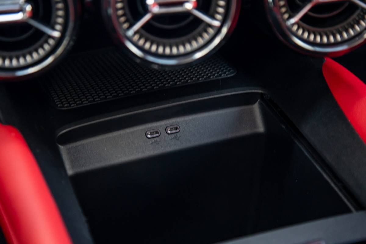 chevrolet blazer ev ss 2025 44 interior center console usb scaled jpg