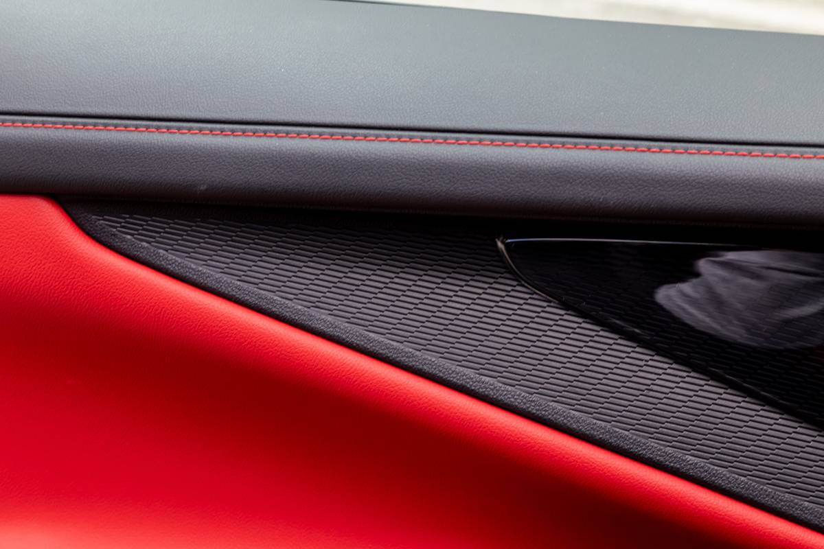 chevrolet blazer ev ss 2025 50 interior door scaled jpg