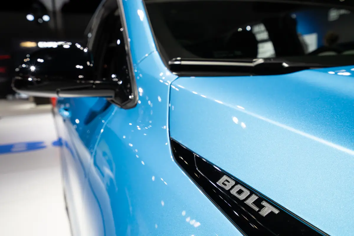chevrolet bolt 2027 03 exterior front badge jpg