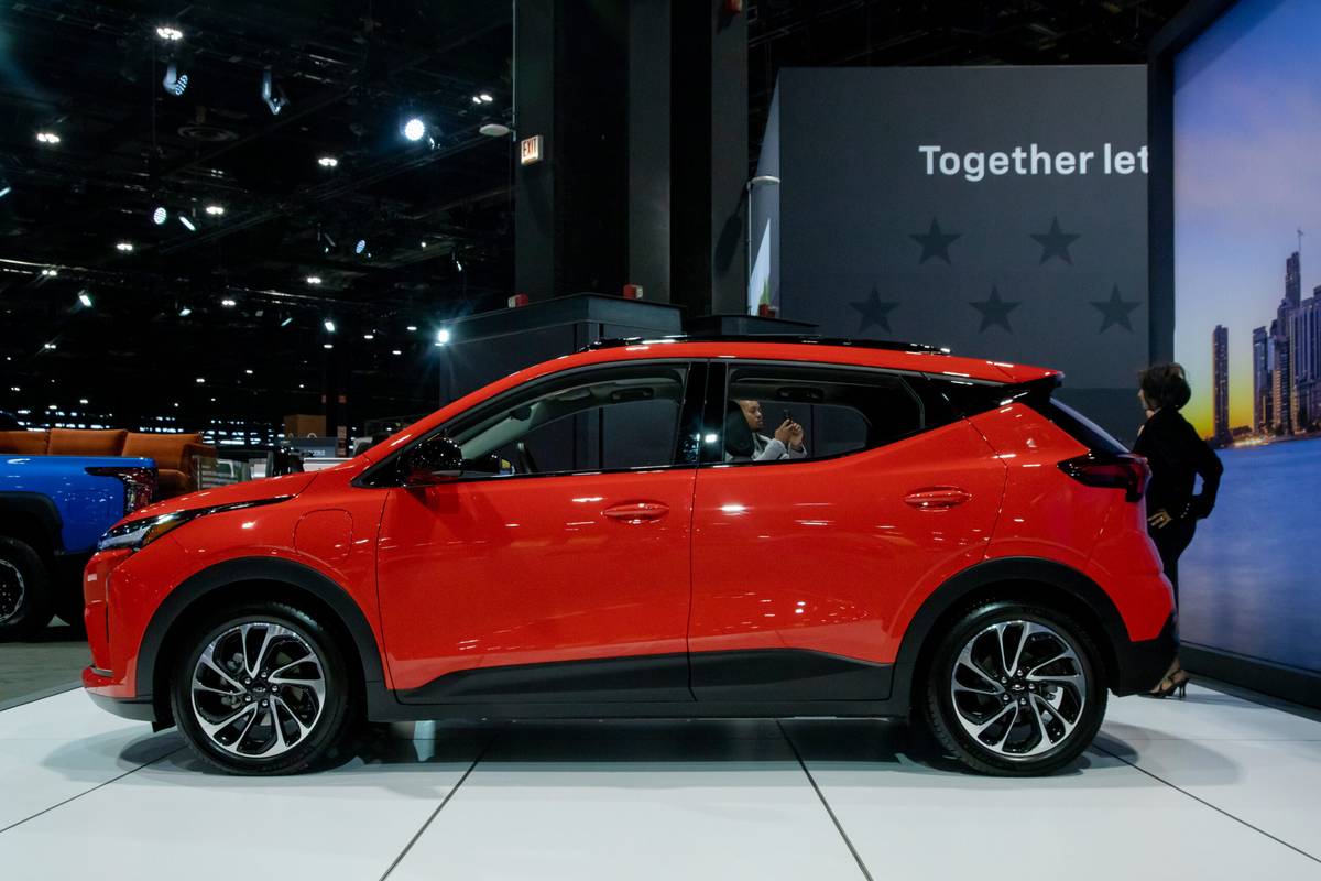 chevrolet bolt 2027 03 exterior profile cas scaled jpg