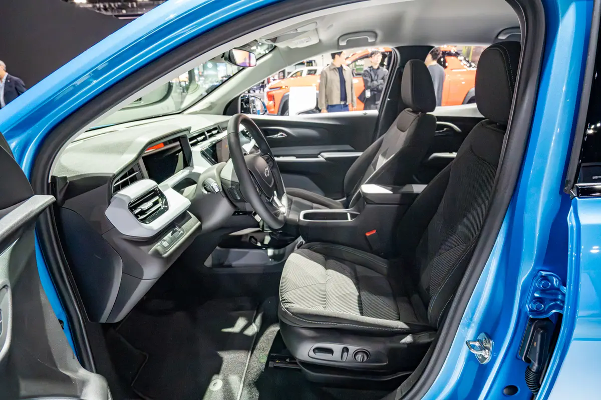 chevrolet bolt 2027 04 interior front driver seat jpg