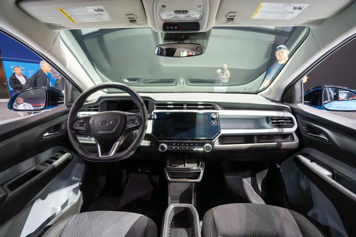 chevrolet bolt 2027 06 interior front row jpg