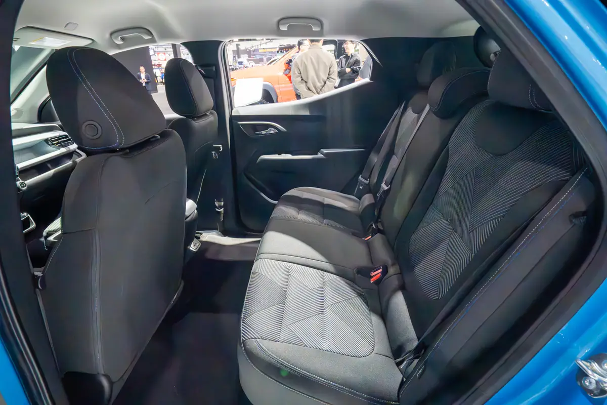 chevrolet bolt 2027 14 interior rear seats jpg
