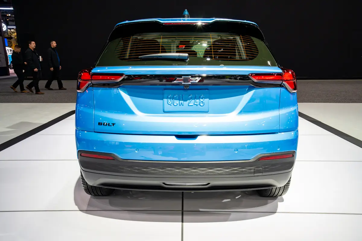 chevrolet bolt 2027 17 exterior rear jpg