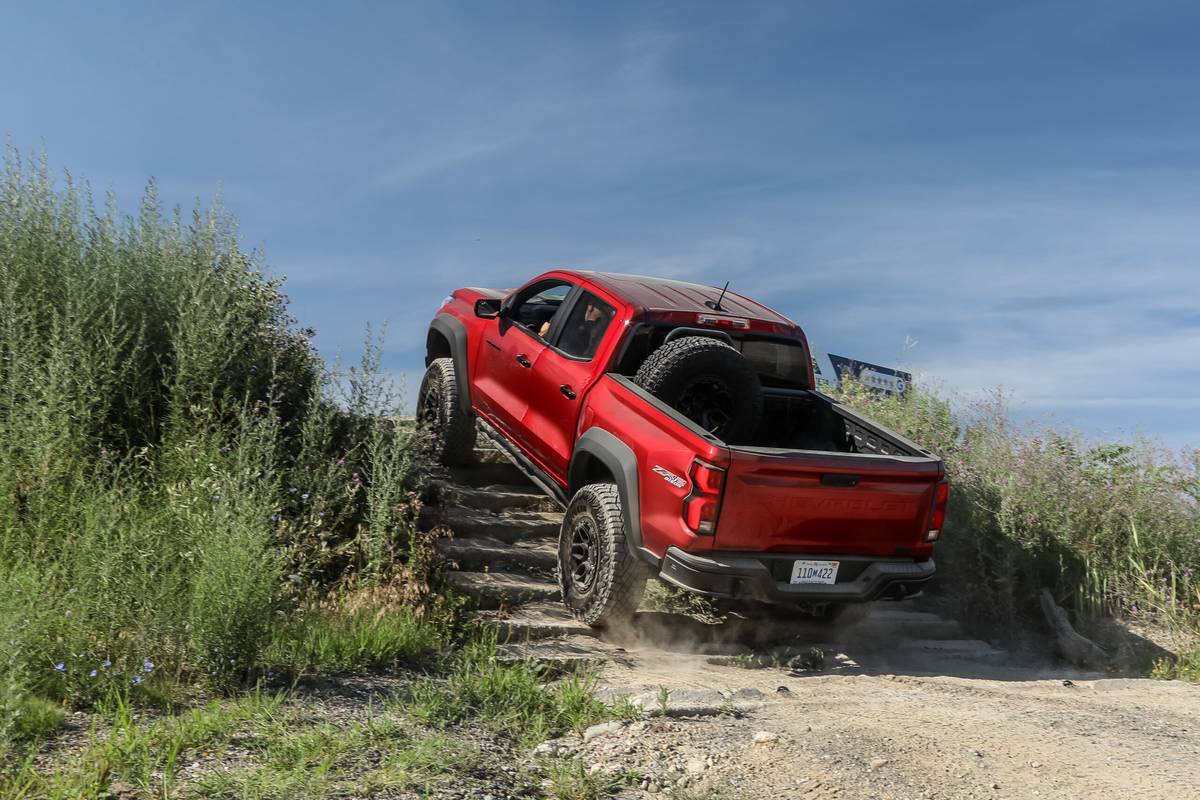 chevrolet colorado 4wd zr2 crew cab 2025 01 exterior offroad rear angle scaled jpg