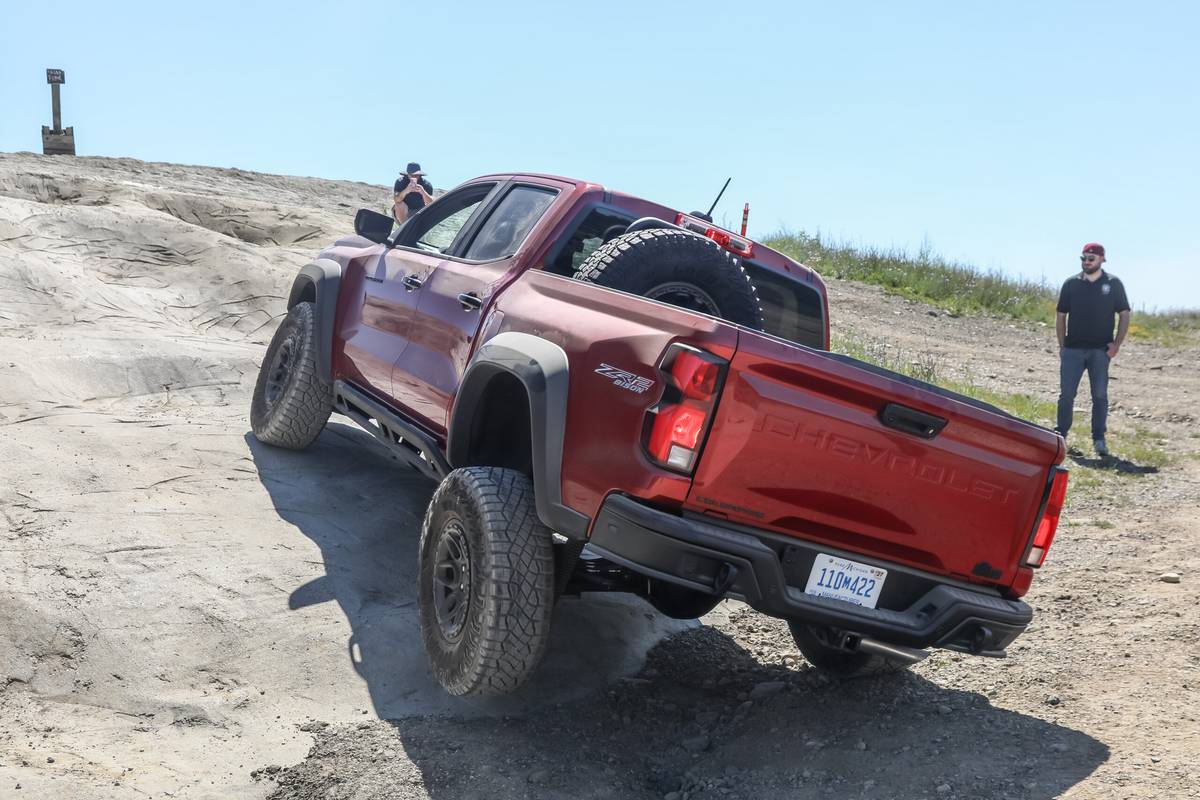 chevrolet colorado 4wd zr2 crew cab 2025 04 exterior offroad rear angle scaled jpg