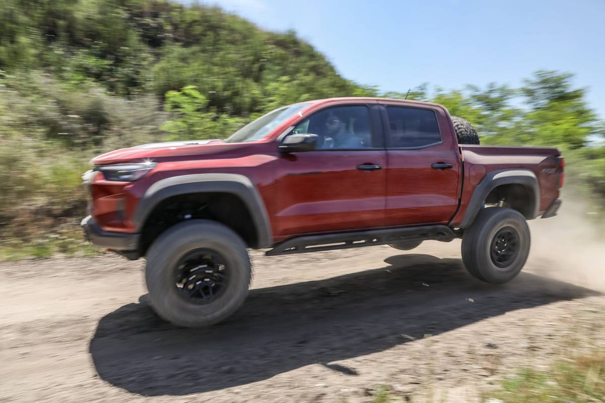 chevrolet colorado 4wd zr2 crew cab 2025 12 exterior offroad profile scaled jpg