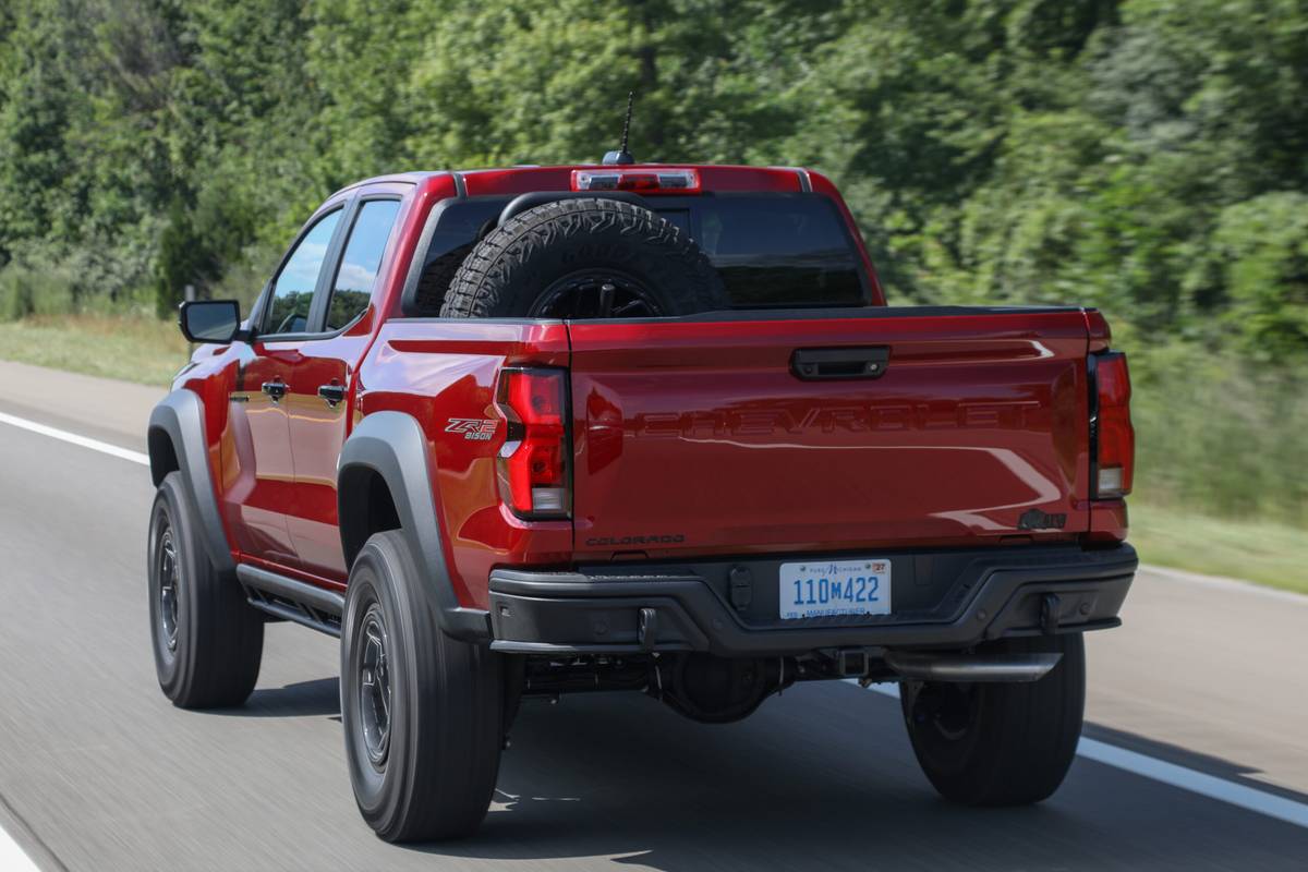 chevrolet colorado 4wd zr2 crew cab 2025 16 exterior dynamic rear angle scaled jpg