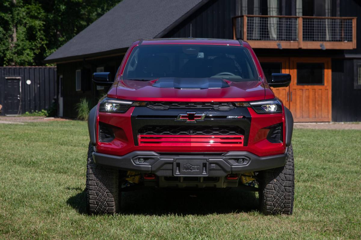 chevrolet colorado 4wd zr2 crew cab 2025 18 exterior front scaled jpg