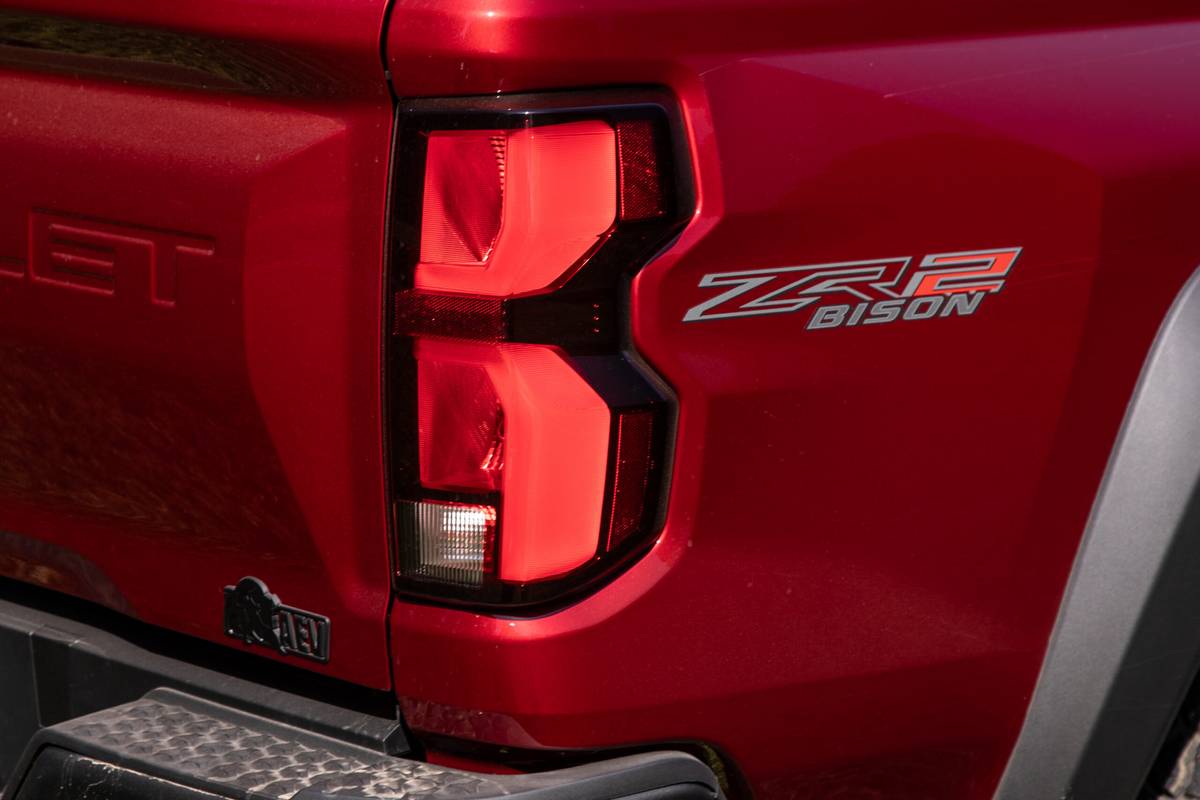 chevrolet colorado 4wd zr2 crew cab 2025 34 exterior taillight scaled jpg