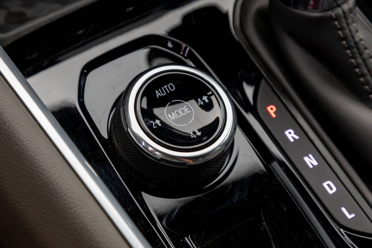 chevrolet colorado 4wd zr2 crew cab 2025 54 interior drive mode scaled jpg